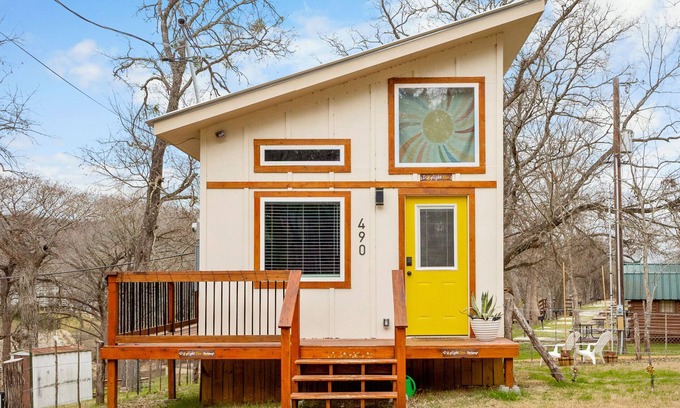 New Braunfels Ski Chalet | Couple’s Retreat, Cozy Cabin Near Guadalupe River