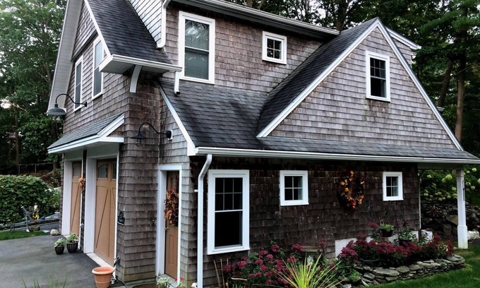 York Harbor House | Couples Getaway In The Heart Of The Harbor