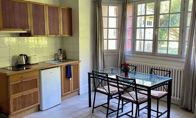 Marly-le-Roi Apartment | ★Couples Getaway★30 min drive from Paris★ Bright & Cozy Countryside Flat 1BD