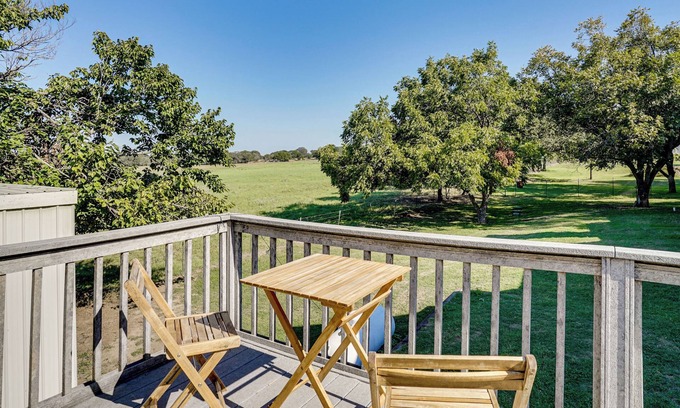 Weatherford Apartment | Couples Retreat on Farm: 6 Mi to Dwtn Weatherford!