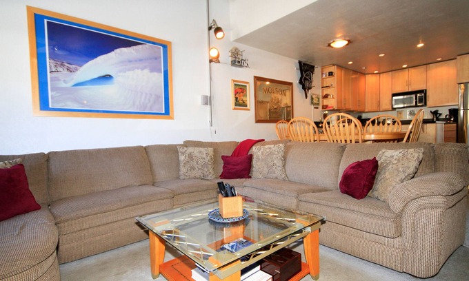 Mammoth Lakes Condo | Courchevel #51 2 Bedroom 2 Bath