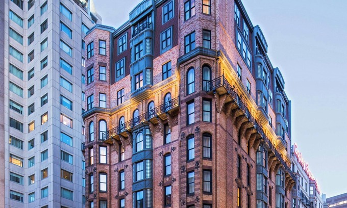 Prudential - St. Botolph Hotel | Courtyard by Marriott Boston Copley Square