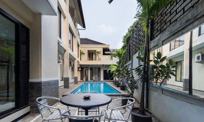 Ragunan Hotel | Cove Arimbi