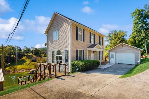 Maynardville House | Cove Manor