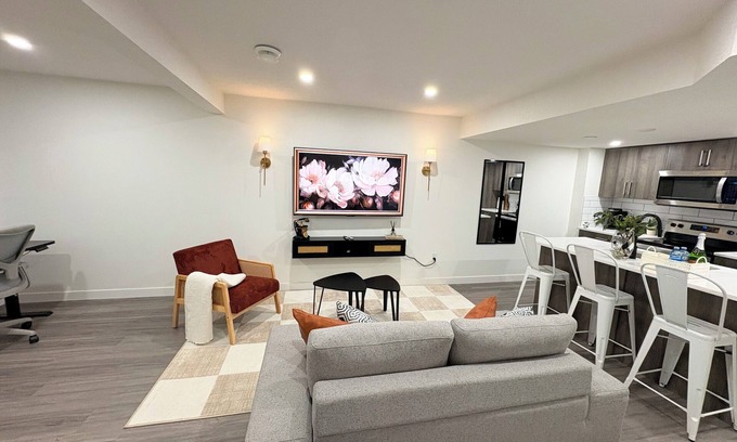 Chestermere House | Coziest & Modern Basement Retreat East of Calgary