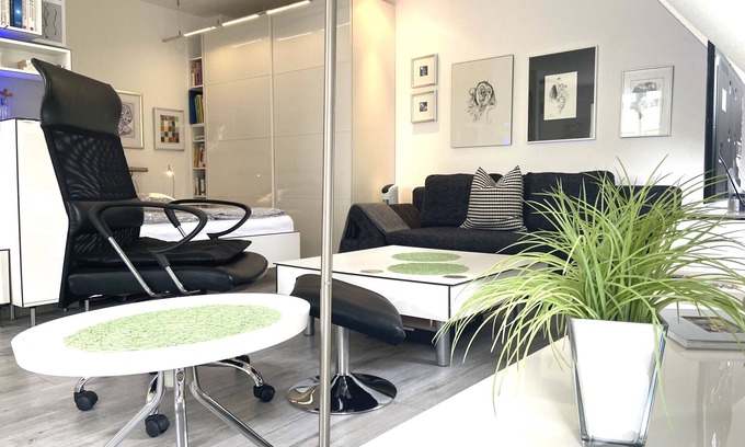 Deidesheim Apartment | Cozy 1 ½ room apartment on the 2nd floor with balcony overlooking the spa gardens