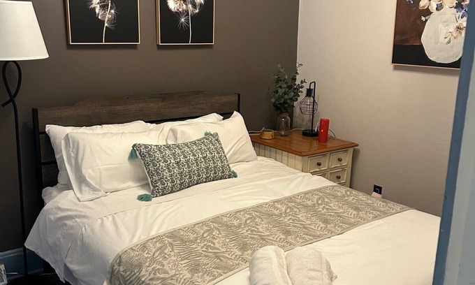 Michigan City Apartment | Cozy 1-bedroom apartment in quaint Michigan City with WiFi, AC