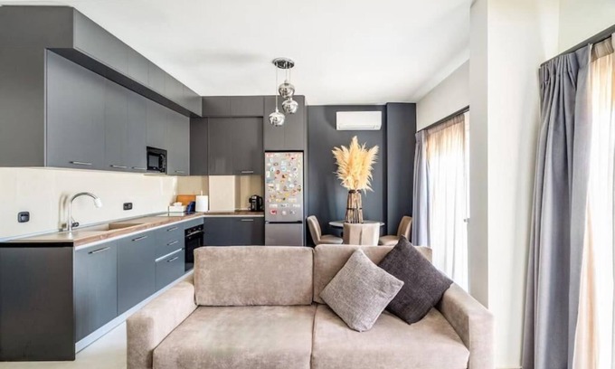 Vardaris Apartment | Cozy 1-bedroom apartment with WiFi, AC in lovely Thessaloniki