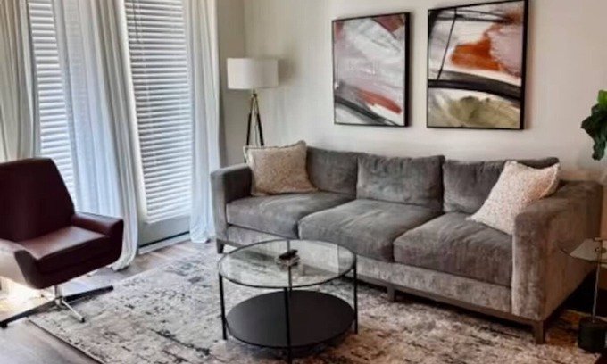 Addison Apartment | Cozy 1-bedroom apartment with fitness room and AC in charming Addison