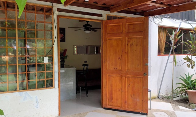 Chiguata Apartment | Cozy 1-bedroom apartment with WiFi, AC and Pool in Playa Chiquita