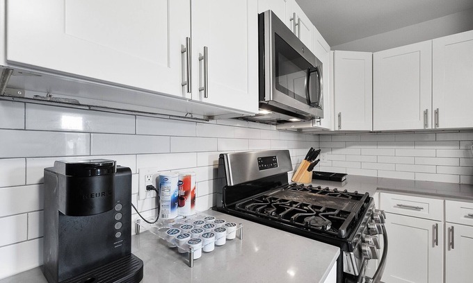 Highland Apartment | Cozy 1 Bedroom Apt in Highland Austin 3740