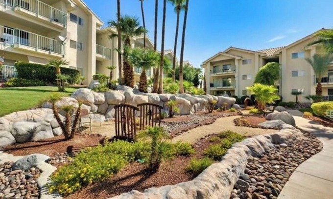 Laughlin Condo | Cozy 1-bedroom condo with river view and pickle-ball in amazing Laughlin