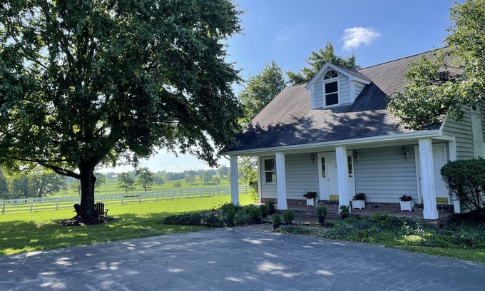 Georgetown Cottage | Cozy 1 bedroom cottage on picturesque horse farm