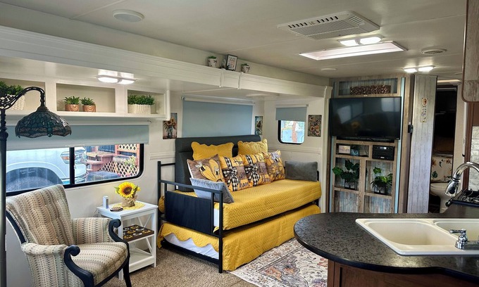 Aztec House | Cozy 1 bedroom RV, pet friendly in fantastic Aztec with Animas River access