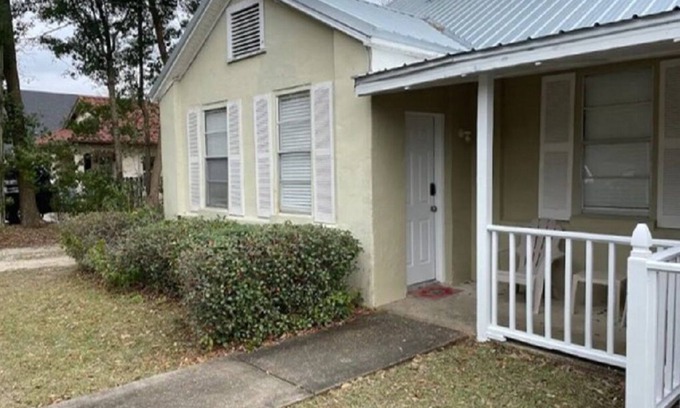 Fairhope House | Cozy 1 Br unit B downtown Fai