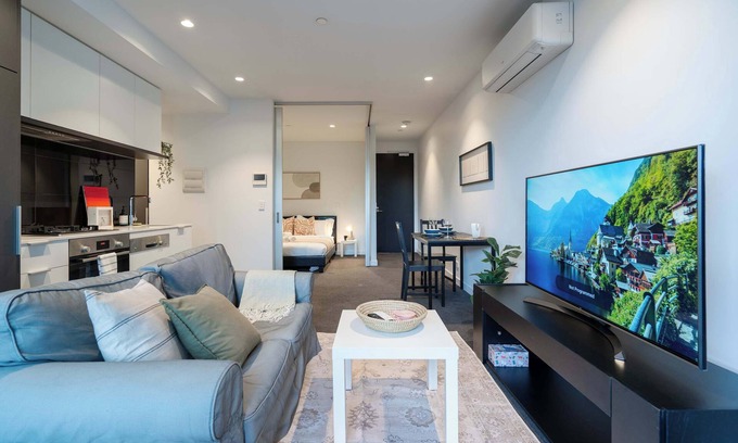 Hawthorn Apartment | Cozy 1B Hawthorn Apt Near Auburn Station