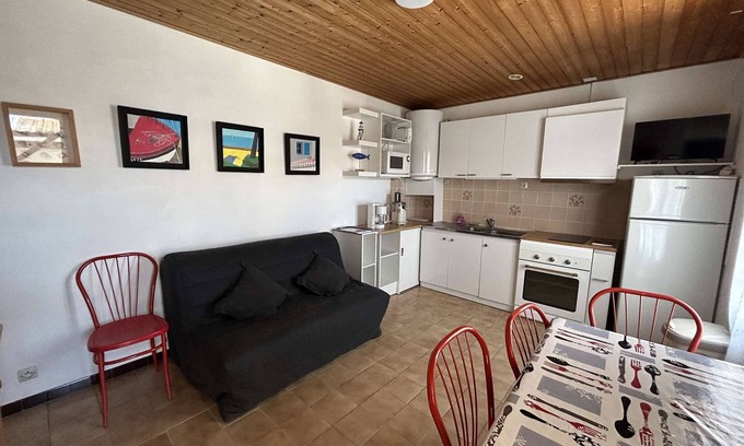 La Gueriniere House | Cozy 1BR Beach House with Terrace, 300m from Sea - La Guérinière