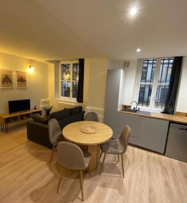 Griffon - Royale Apartment | Cozy 1BR in Lyon Center