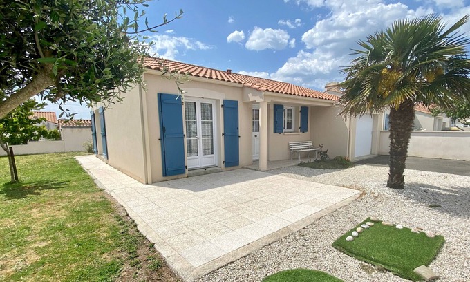 Bretignolles-sur-Mer House | Cozy 2-Bedroom House Near Beach with Enclosed Garden & Pet-Friendly