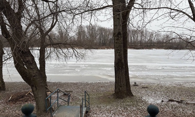 Pierreville Ski Chalet | Cozy 2-bedroom chalet in Pierreville on the river with a