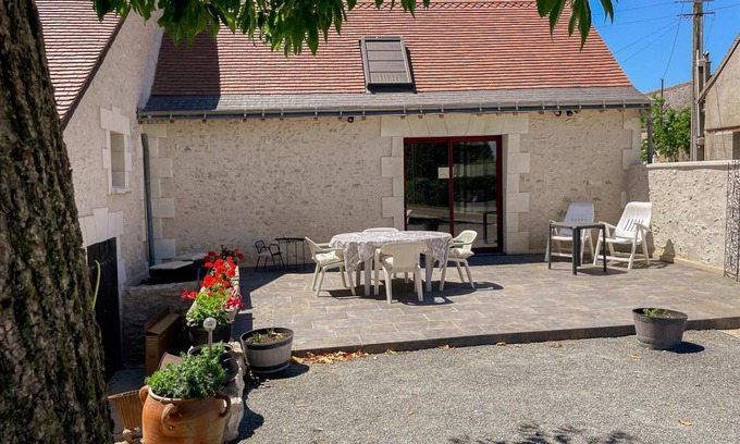 Azay-sur-Cher Cottage | Cozy 2-bedroom cottage near Tours and Amboise