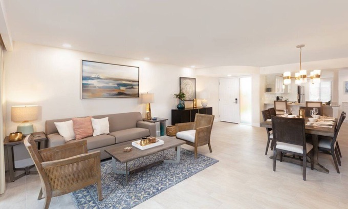 Florida Central Atlantic Coast Condo | Cozy 2-bedroom condo with private lake and water park in beautiful Orlando!