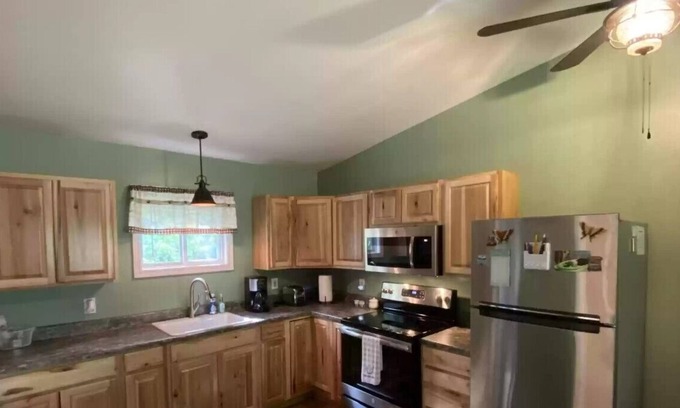 Johannesburg Cottage | Cozy 2 bedroom cottage in the woods