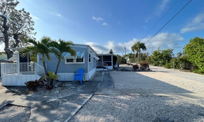 Marathon House | Cozy 2-bedroom mobile home in enchanting Marathon with WiFi, AC.