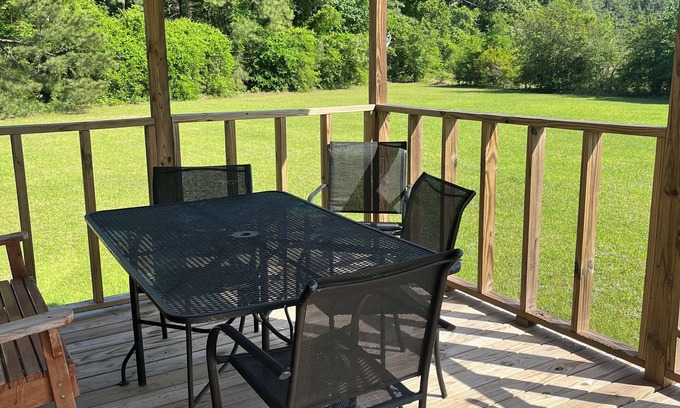 Bucks House | Cozy 2-BR MH in wonderful country setting. Short drive to Industrial Plants