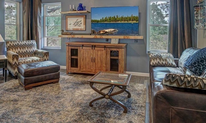 Happy Jack Cabin | Cozy 2bd/ba premium cabin in the cool pines of Happy Jack!