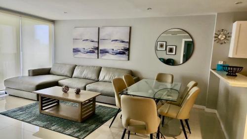 South Padre Island Apartment | Cozy 2br 2ba Retreat at Beachfront Resort, Heated Pool!