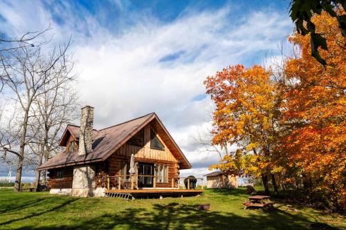 Lowbanks Ski Chalet | Cozy 2BR Chalet on Lake Erie