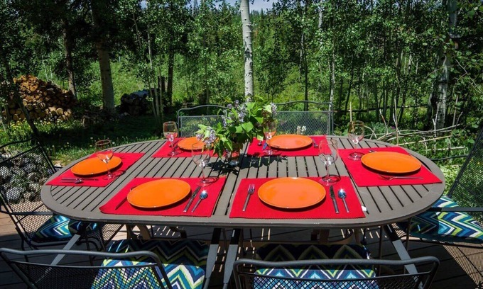 Wildernest House | Cozy 2BR w/Great Views - Near Trails!