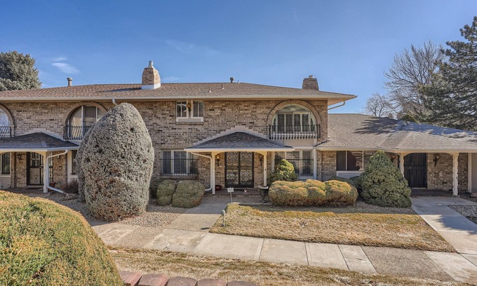 Southeast House | Cozy 3 Bedroom 3 Bath Denver