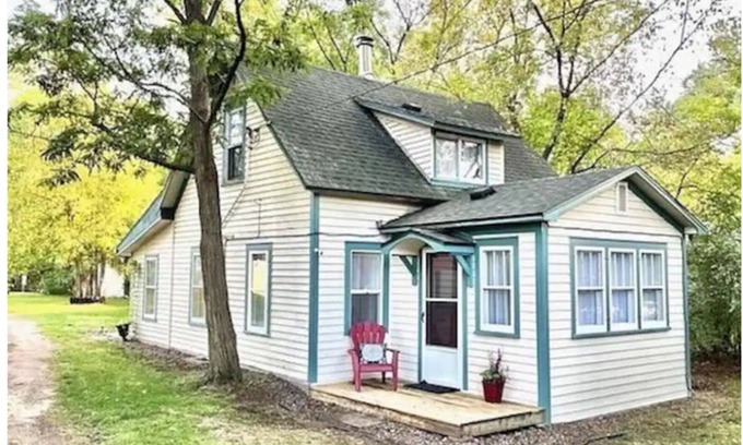 Pequot Lakes House | Cozy 3 Bedroom Bungalow near Lake, Fishing, Snowmobiling