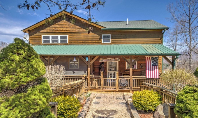 Waynesville Cabin | Cozy 3-bedroom cabin in welcoming Waynesville with WiFi, AC