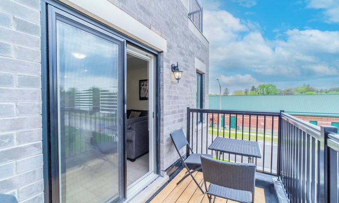 Courtice House | Cozy 3-bedroom house in charming Courtice with AC, WiFi