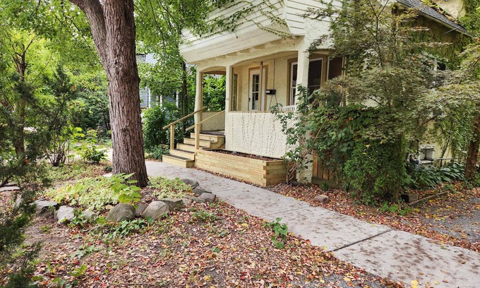 Ithaca House | Cozy 3 Bedroom House in Downtown Ithaca