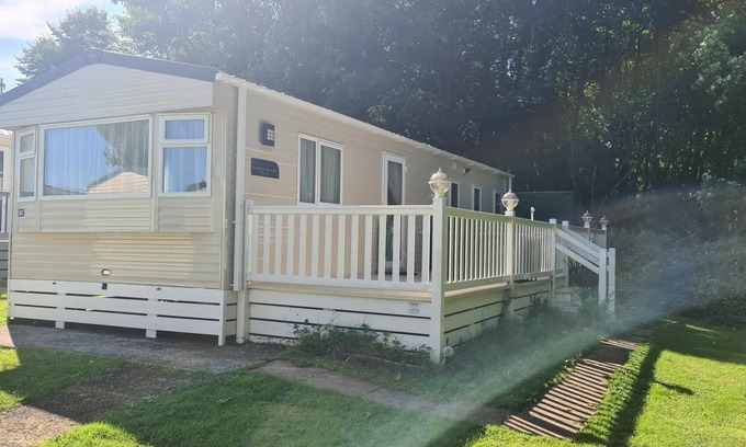 Looe Resort | Cozy 3 bedroom Static Caravan near Looe on an amazing resort.