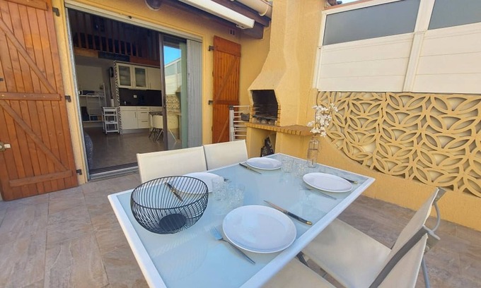 Marseillan Plage Apartment | Cozy 4-Person Beachside Home with AC, Terrace & Parking
