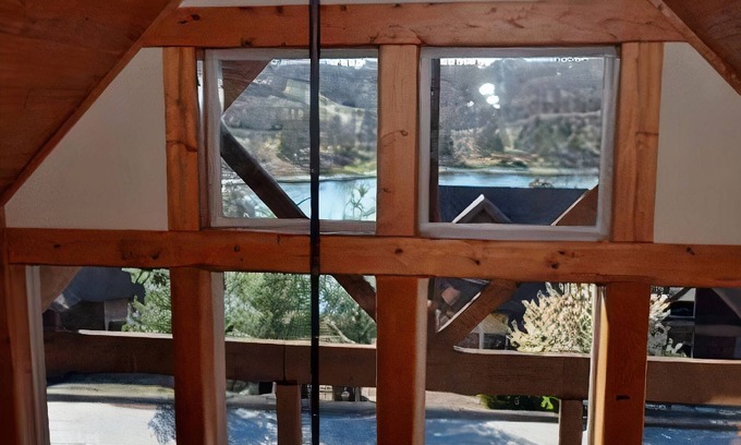 Reeds Spring Cabin | Cozy 4BD Chalet/Cabin in Branson with loads of fun and laughter