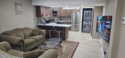 Airdrie Apartment | Cozy and Affordable Apartment - Guesthouse South West Airdrie