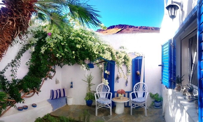 Korissia House | Cozy and cute house in the heart of Korissia only minutes away from the shops