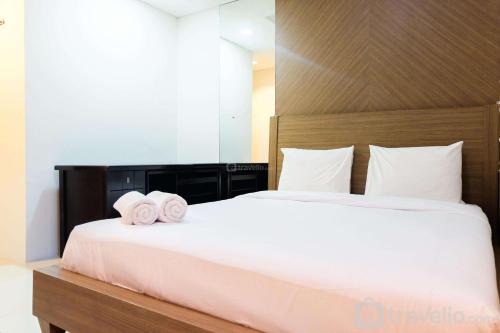 Cipete Utara Apartment | Cozy and Elegant 2BR Kemang Village Apartment By Travelio