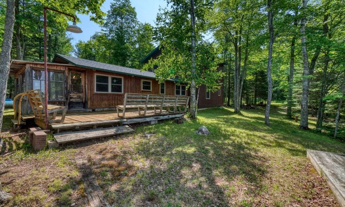 Republic Cabin | Cozy and quiet northern cabin with fabulous lake views and screen porch.