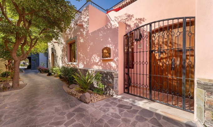 Nopolo House | Cozy and well-appointed 2-bedroom, 2-bathroom home.