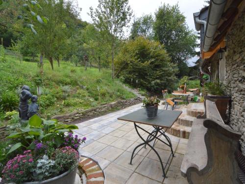 Immerath Apartment | Cozy Apartment in Immerath with Fishing Near