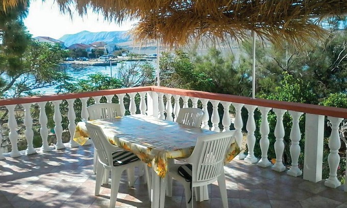 Kustici Apartment | Cozy apartment in Kustici with WiFi