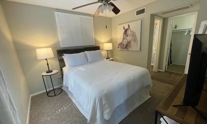 Comal Bluff Apartment | Cozy apartment minutes from SOCO
