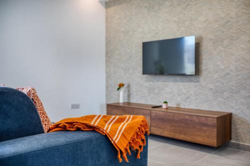 Mgarr Apartment | Cozy Apartment Heart of St Julians Sleeps 5